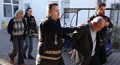 Üvey annesini ölümüne ilişkin yargılanan kadın ile erkek arkadaşı suçlamaları reddetti