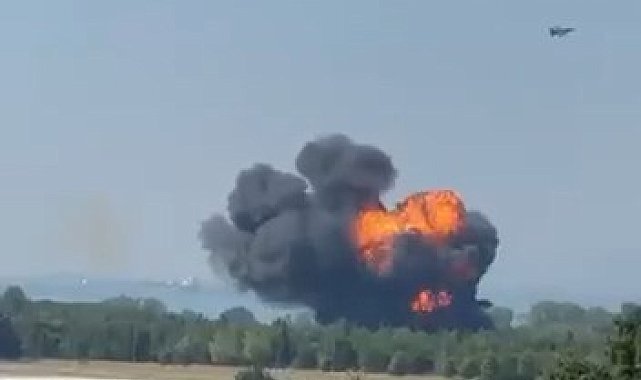 Yalova'da F16 uçağı kaza kırıma uğradı, pilot kurtuldu