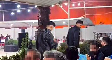 Yangını fark etmeden düğüne devam ettiler; o anlar kamerada