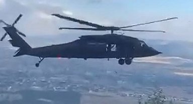 Yürüyüş için çıktığı dağda kayalıklara düştü, askeri helikopter kurtardı