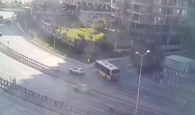 Zeytinburnu'nda 1 kişinin öldüğü 17 kişinin yaralandığı İETT kazası kamerada