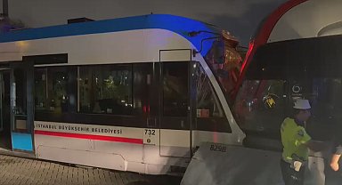 Zeytinburnu'nda 2 tramvay çarpıştı; yaralılar var -2 Ek görüntü