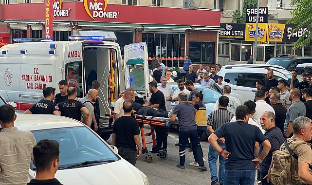 2'si yoldan geçen 3 kişinin yaralandığı silahlı kavgaya ilişkin 1 tutuklama