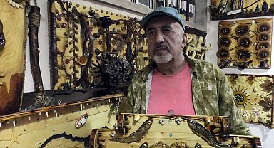 35 yıldır topladığı atıkları sanat eserine dönüştürüyor