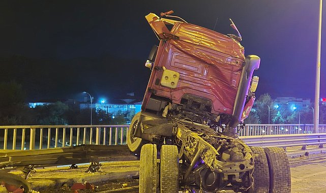 4 aracın karıştığı zincirleme kazada 1'i ağır 6 yaralı