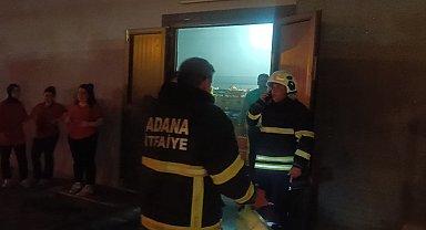 Adana'da bir marketin deposunda yangın