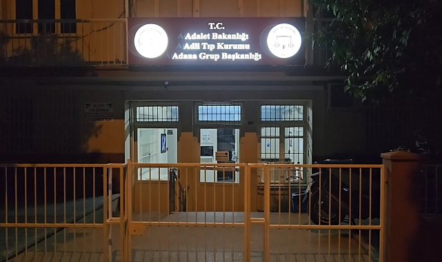 Adana'da otoyol kenarında erkek cesedi bulundu