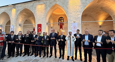 Adıyaman'da depremde hasar gören camiler ve türbe ibadete açıldı