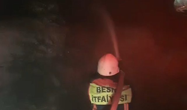 Adıyaman'da iki katlı ev alev alev yandı