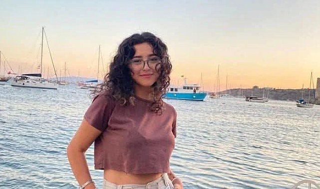 Ağaca çarpan otomobildeki sağlık çalışanı öldü, kardeşi ağır yaralandı