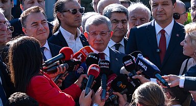Ahmet Davutoğlu, 'Cumhurbaşkanına hakaret' suçlamasıyla ifade verdi