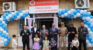 Akademik başarı ödülüyle annesi adına Kur'an kursu yaptırdı