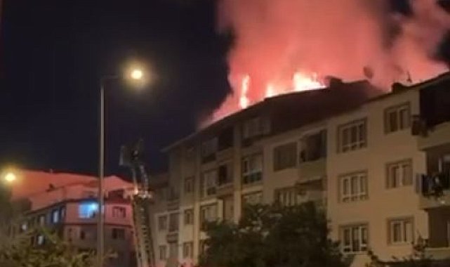 Ankara'da bir binanın çatısında çıkan yangın söndürüldü