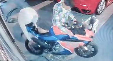 Ankara'da motosiklet hırsızlığı kamerada; 2 tutuklama
