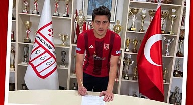 Ayvalıkgücü kaleci Bartu ile uzattı