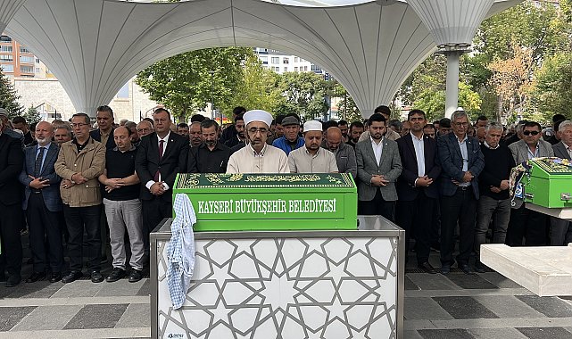 Babasının kucağındayken üzerine kaya parçası düşen Kaan, toprağa verildi