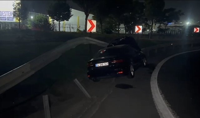 Bahçelievler'de otomobil refüje çarptı: 1 yaralı