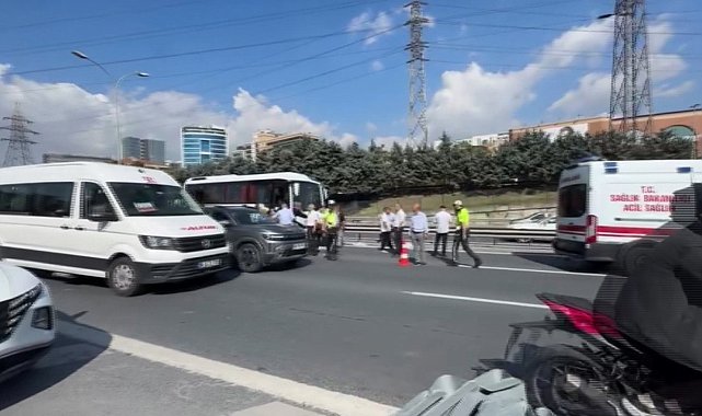 Bahçelievler'de yolun karşısına geçmeye çalışan kadına servis minibüsü çarptı