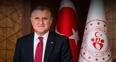 Bakan Bak'tan, milli para yüzücülere tebrik
