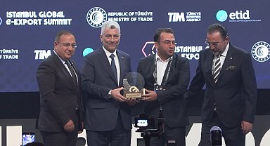 Bakan Bolat: Türkiye'de 2025 yılında e-ticaret hacmi yüzde 52,2 arttı