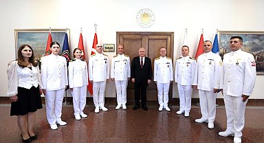 Bakan Güler, Deniz Kuvvetleri Komutanı Tatlıoğlu ile bir araya geldi