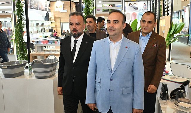 Bakan Kacır, ZUCHEX 36'ıncı Uluslararası Ev ve Mutfak Eşyaları Fuarı'nı ziyaret etti
