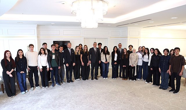 Bakan Memişoğlu, tıp fakültelerine derece ile giren öğrencilerle buluştu