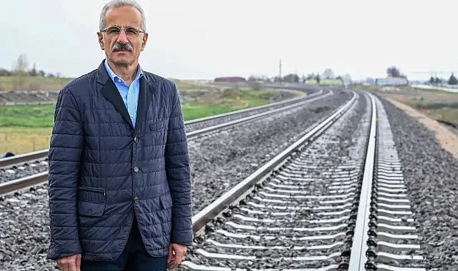 Bakan Uraloğlu büyük projeleri tek tek saydı