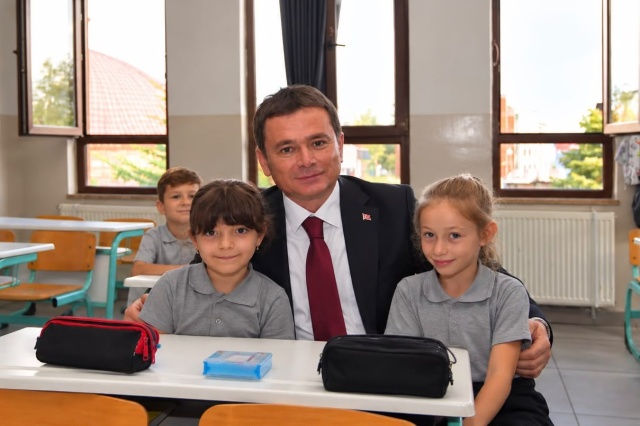Başkan Aydın Öğrencilerin İlk Gün Heyecanını Paylaştı