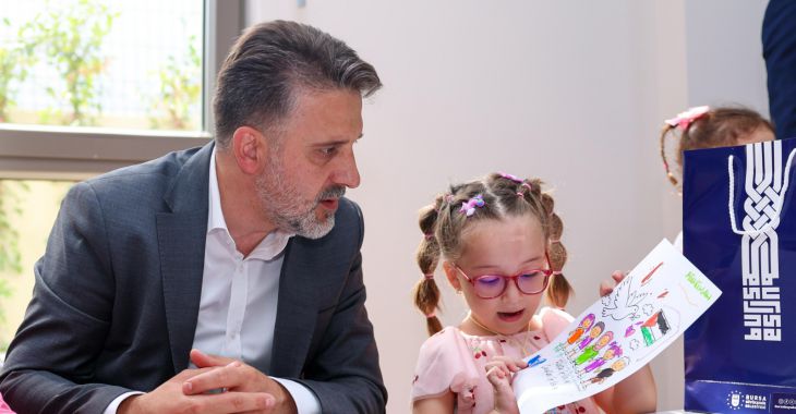 Başkan Vekili Biba, öğrencilerin ilk ders heyecanına ortak oldu