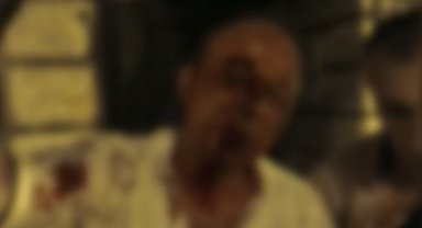 Beyoğlu'nda 'yan bakma' kavgasında darbedilip kanlar içinde kaldı: Herşeyim patladı