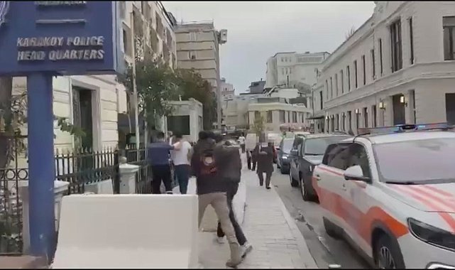 Beyoğlu'nda hanutçuluk yapan 2 şüpheli yakalandı
