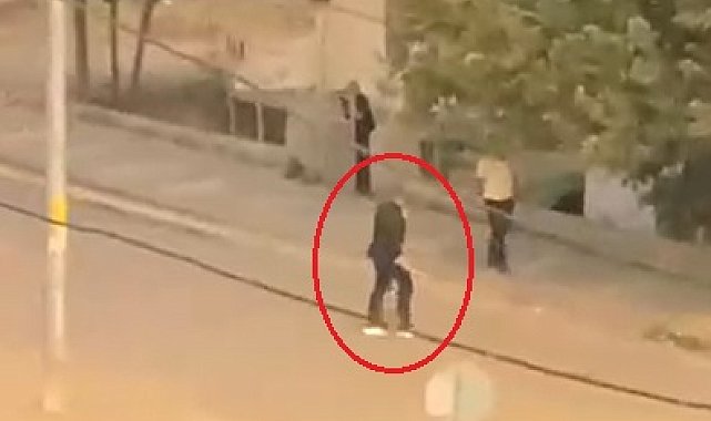 Bıçaklanarak öldürülmüştü; olay öncesi elinde keserle yürüdüğü görüntüler çıktı