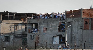 Bigasporlu taraftarlardan çatıdan destek