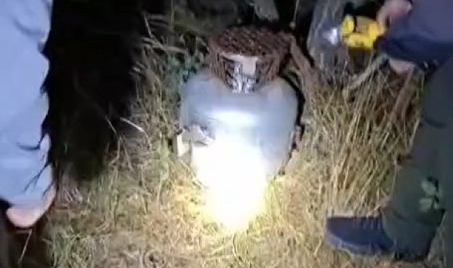 Bıldırcın avlamak için tüpün içine ses düzeneği yerleştirmişler