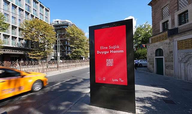 Billboardlarda merak uyandıran mesaj