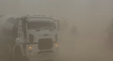 Bingöl'de kuvvetli rüzgar çatıları uçurdu