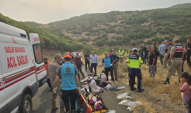 Bingöl'de minibüs şarampole devrildi: 10 yaralı
