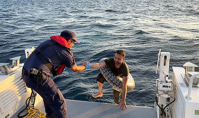 Bodrum'dan Yunanistan'a yüzmeye çalışan kaçak göçmen yakalandı
