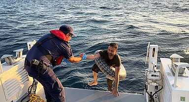 Bodrum'dan Yunanistan'a yüzmeye çalışan kaçak göçmen yakalandı
