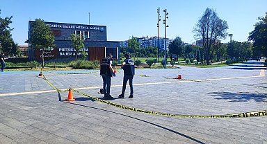 Boşandığı kadını tabancayla öldüren şüpheli, yakalanacağını anlayınca intihar etti
