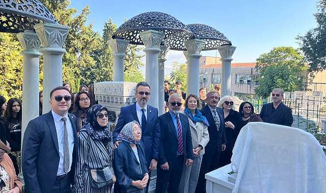 Bursa başlayan, Bursa’da son bulan hayat; Zeki Müren için Bursa’daki kabri başında tören