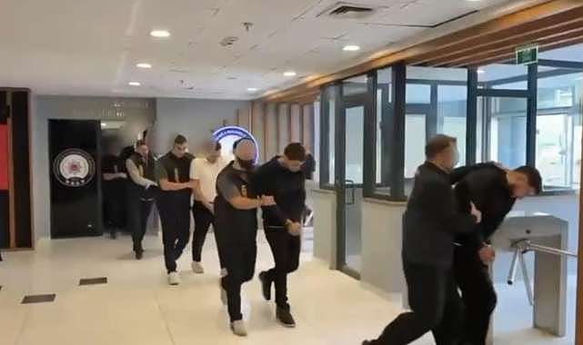 Bursa’da ‘eskort’ ilanı ve ‘evlilik vaadi’ verenlere darbe!