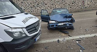 Bursa’da feci kaza: Kafa kafaya çarpıştılar