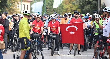 Bursa’da yüzlerce kişi pedala bastı