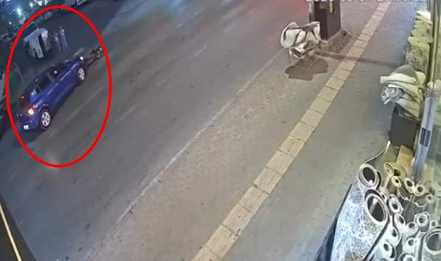 Bursa'da devrilen motosiklet otomobile çarptı; o anlar kamerada