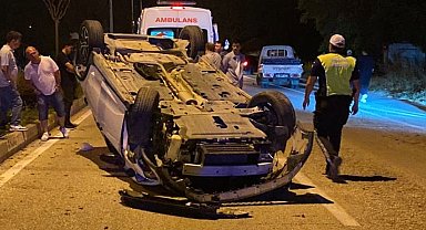 Bursa'da kamyonetle otomobil çarpıştı: 2 yaralı