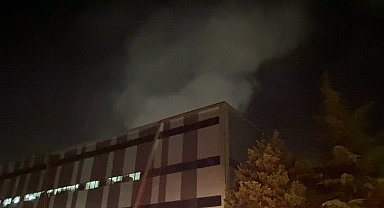 Bursa'da tekstil fabrikasının çatısında çıkan yangın söndürüldü