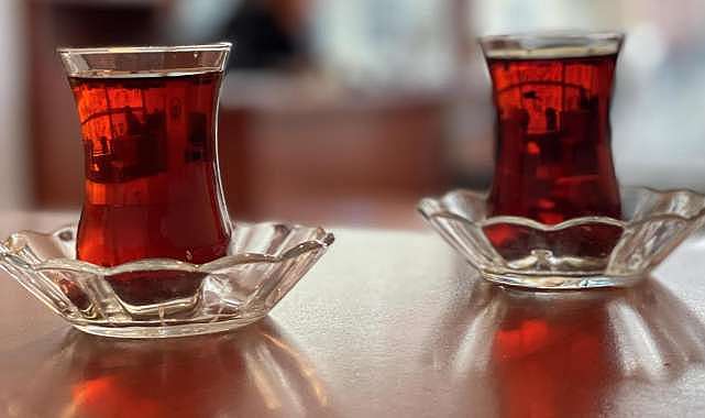 Çayı çok sıcak içenler dikkat!