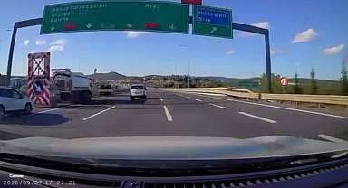 Çekmeköy'de otomobilin yol işaretleme aracına çarptığı kaza kamerada
